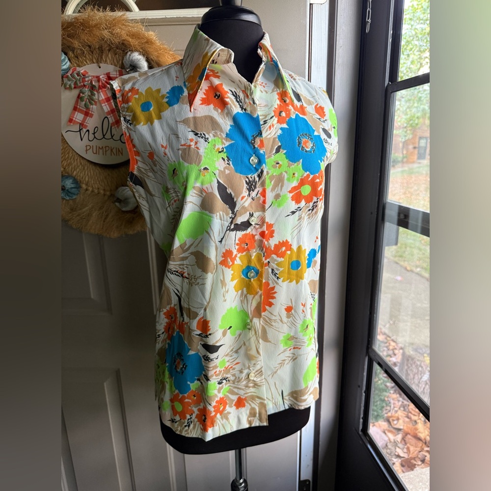 Vintage Montgomery Ward sleeveless floral button down blouse, size large
